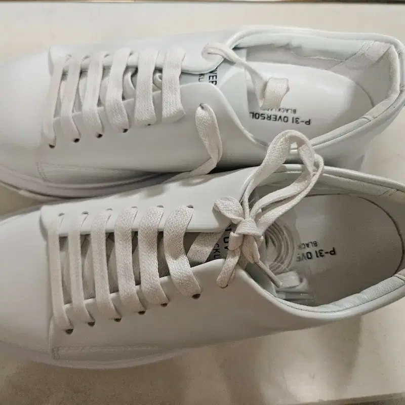 티아모 스니커즈 화이트 키높이5cm
