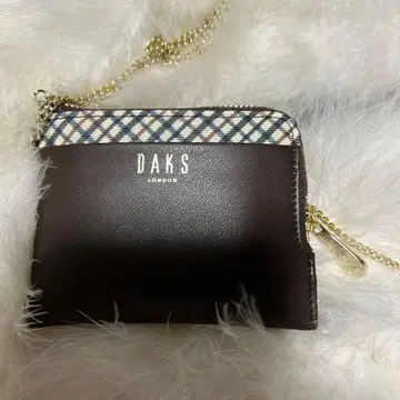DAKS