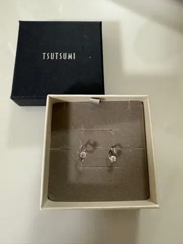 TSUTSUMI 주얼리 귀걸이 양쪽용(상자 없음)