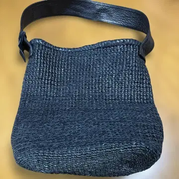 해밀턴 에센스 POMTATA 가죽 메쉬 숄더백 블랙