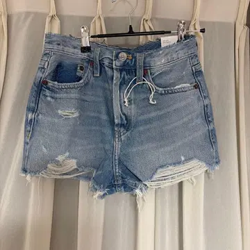 TRF 데미지 미드 라이즈 데님 숏팬츠 ZARA
