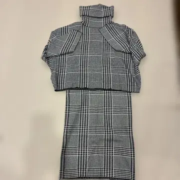 ZARA 하운드투스 패턴 터틀넥 니트 셋업