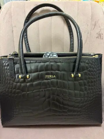 훌라 FURLA 핸드백 크로커다일 엠보싱 블랙