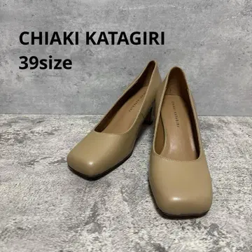 치아키 카타기리 펌프스 39 24.5cm 베이지 스퀘어토 새상품급 고급