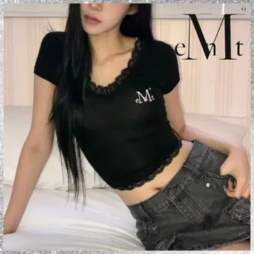 새상품 무센토 사니아 레이스 V넥 반팔 티 BLACK 블랙 하프 기장