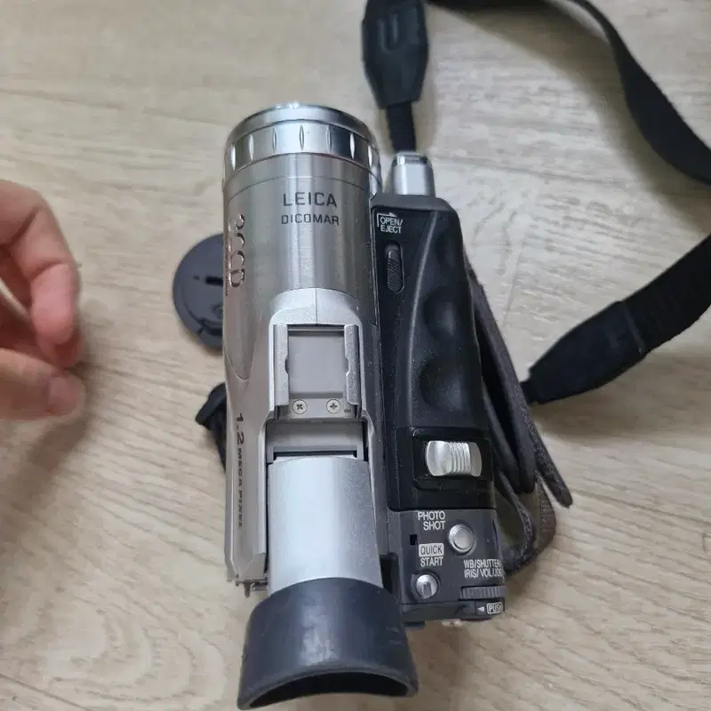 파나소닉 PV-GS70D 3CCD MiniDV 캠코더
