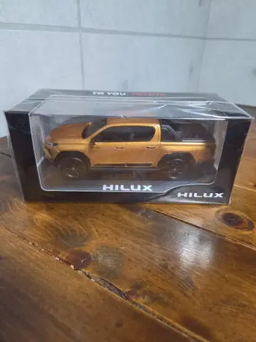 TOYOTA HILUX 미니카 살파 메탈릭