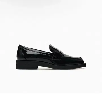 zara 패턴트 레더 피니시 로퍼
