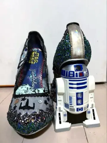 Irregular Choice STAR WARS 펌프스 R2-D2 38