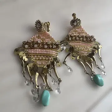 비즈 자수 태슬 귀찌