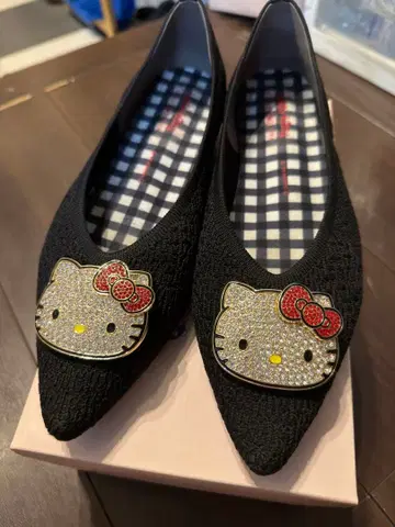 이달 말까지 세일 다이애나 Hello Kitty 니트 펌프스 24.5 콜라보