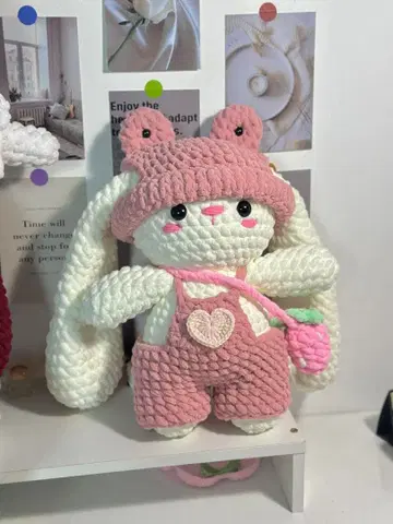 핸드메이드 뜨개질 인형 토끼 핑크 오버롤