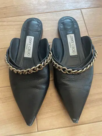 지미추 체인 가죽 뮬 37 블랙
