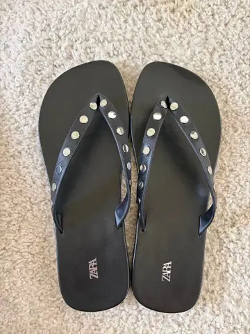 ZARA 스터드 샌들 39