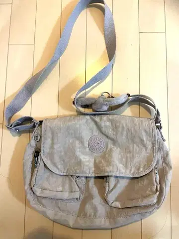 Kipling 숄더백 그레이