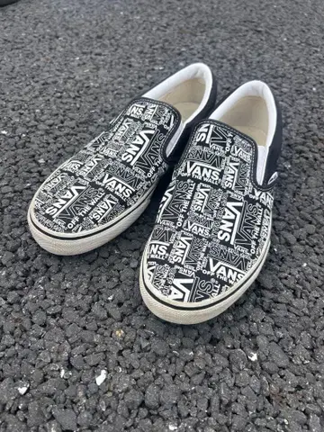 VANS 클래식 슬립온 올 로고 무늬 슬립온