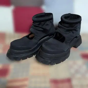안티카 통굽 샌들 부츠 블랙