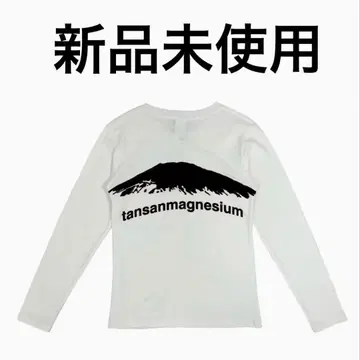 tansanmagnesium 마운틴 롱 슬리브 화이트