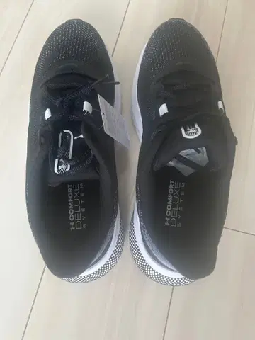 언더아머 러닝화 블랙