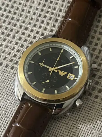 EMPORIO ARMANI 크로노그래프 한정판 손목시계