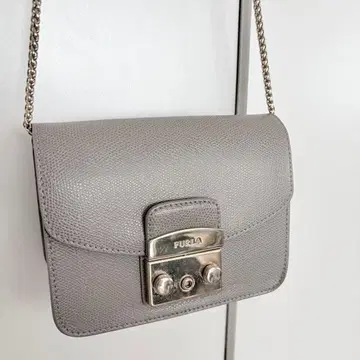FURLA 메트로폴리스 체인 미니 숄더백 그레이