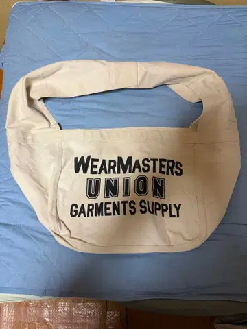 어트랙션즈 WEARMASTERS 뉴스 페이퍼 백