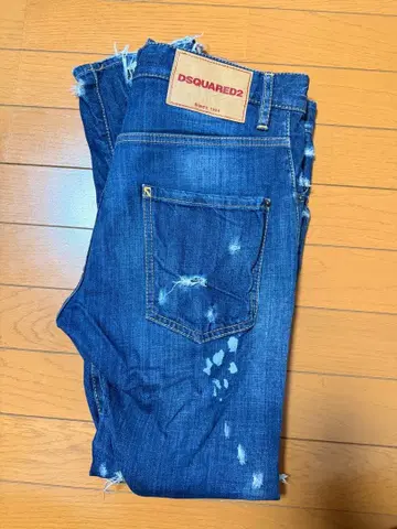 DSQUARED2 데미지 가공 스키니 데님