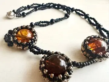 미사용 비즈 편직 브라운 마블 x 블랙 감싸인 디자인의 beads 목걸이