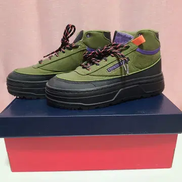 Reebok 클럽 C 지오 미드 스니커즈
