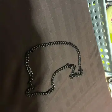 블랙 컬러 키헤이 체인 목걸이