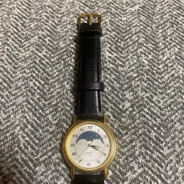 SEIKO ALBA 알바 V535-6B10 선&문페이즈 레트로