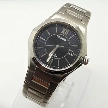 SEIKO V147-0AC0 티타늄 블랙 다이얼 데이트 작동품