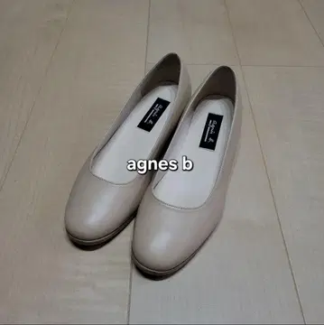 agnes b 라운드토 플레인 펌프스 에네스베