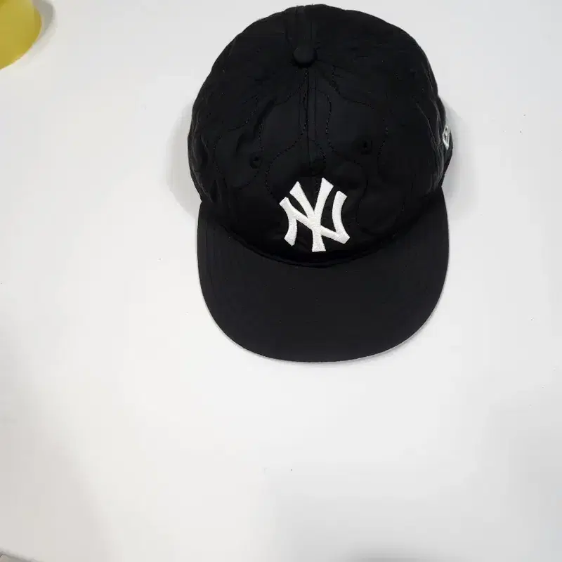 뉴에라 9FIFTY 뉴욕 양키스 블랙 모자