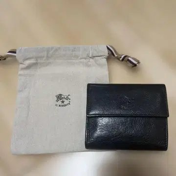 일비종떼 IL BISONTE 블랙 가죽 이단 접이식 지갑 버튼식
