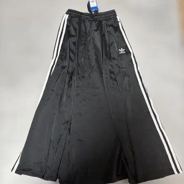 adidas Originals 플레어 스커트 블랙 XS