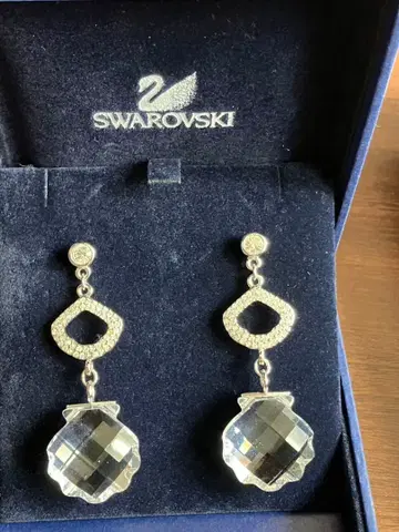 SWAROVSKI 스와로브스키 귀걸이 [양쪽 귀용] 쉘 클리어 스와로