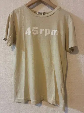 45rpm 로고 프린트 티셔츠 베이지 후염