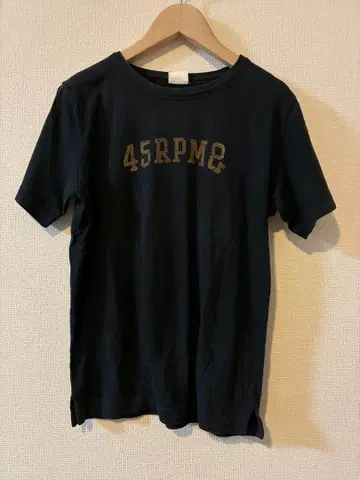 주말 가격 인하 45RPM 로고 프린트 반팔 티셔츠 블랙 제품 염색