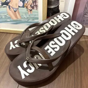 Juicy Couture 통굽 샌들 브라운 38