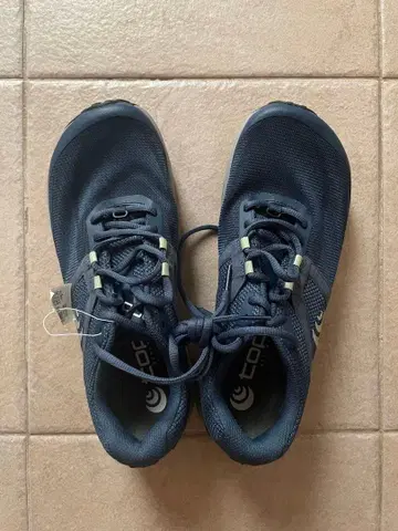 Topo Athletic 트레일 러닝화 새상품