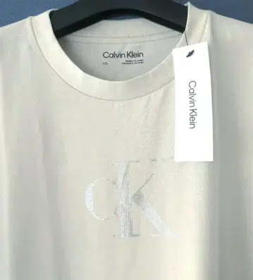 새상품 Calvin Klein T셔츠 L사이즈