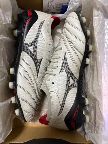 Mizuno Morelia Neo IV Beta Japan