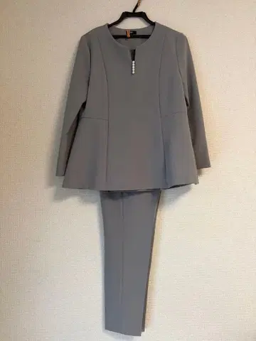 PLST 플라스테 모조 진주 페플럼 셋업 팬츠 그레이 S
