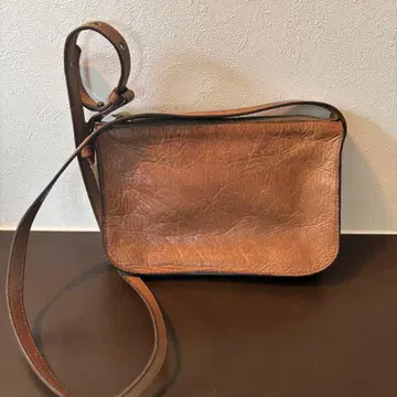 Madewell 더 심플 크로스 바디 백 올리브