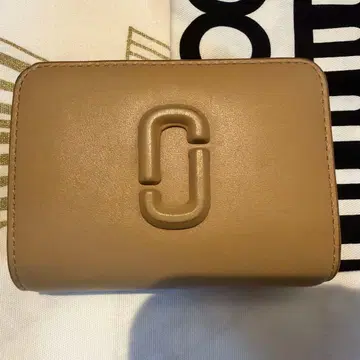 MARC JACOBS 2단 접이식 지갑