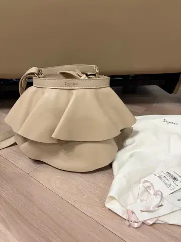 Repetto 레페토 Envolee bag 숄더백 베이지