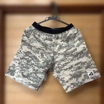 랍스터 클라이밍 테크니카 숏팬츠 디지털 카모 S 사이즈