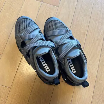 [ 새상품급 ] 미즈노 스니커즈 샌들 그레이 블랙 23.5cm