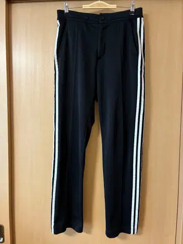 Y-3 트랙 팬츠 사이드라인 블랙 화이트라인